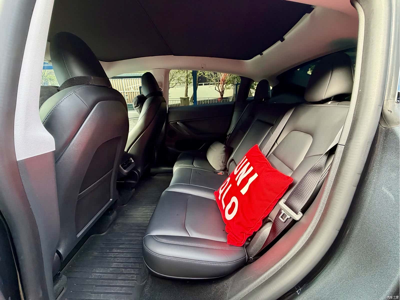 Tesla Model Y, 2024 7