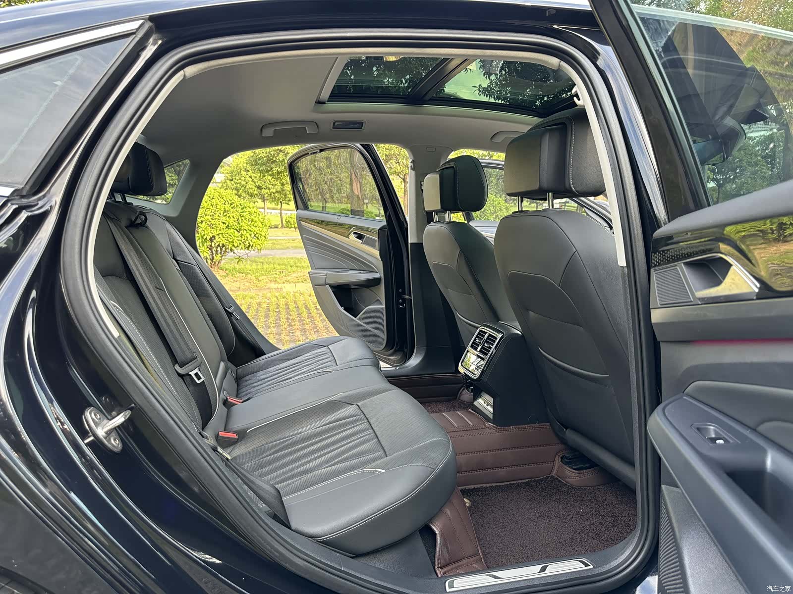 Volkswagen Passat, 2023 6