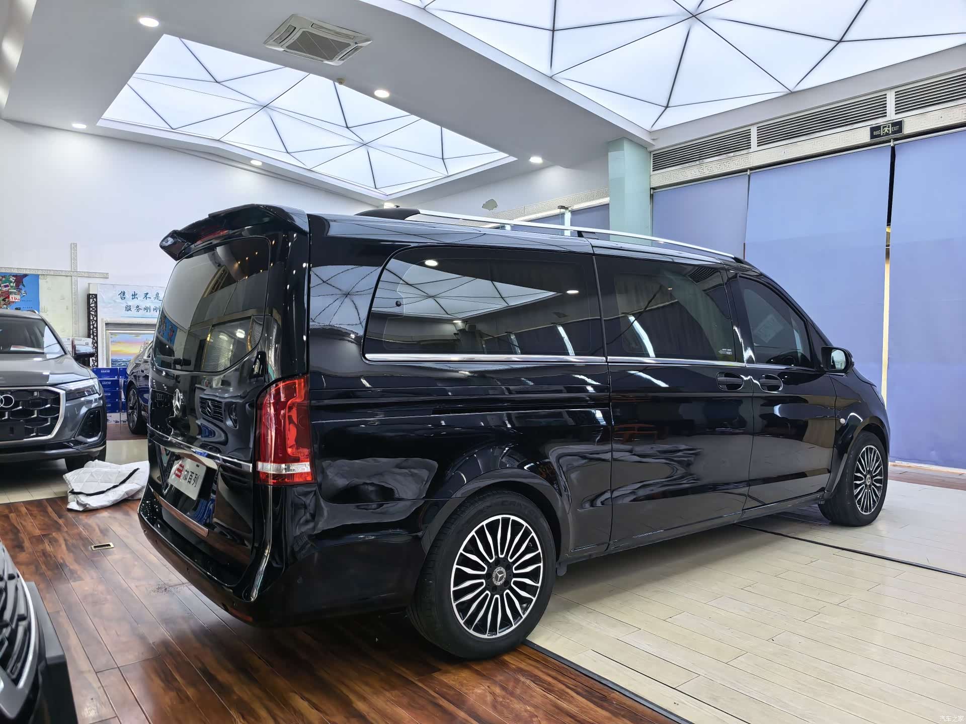 Mercedes-Benz VI, 2019 17