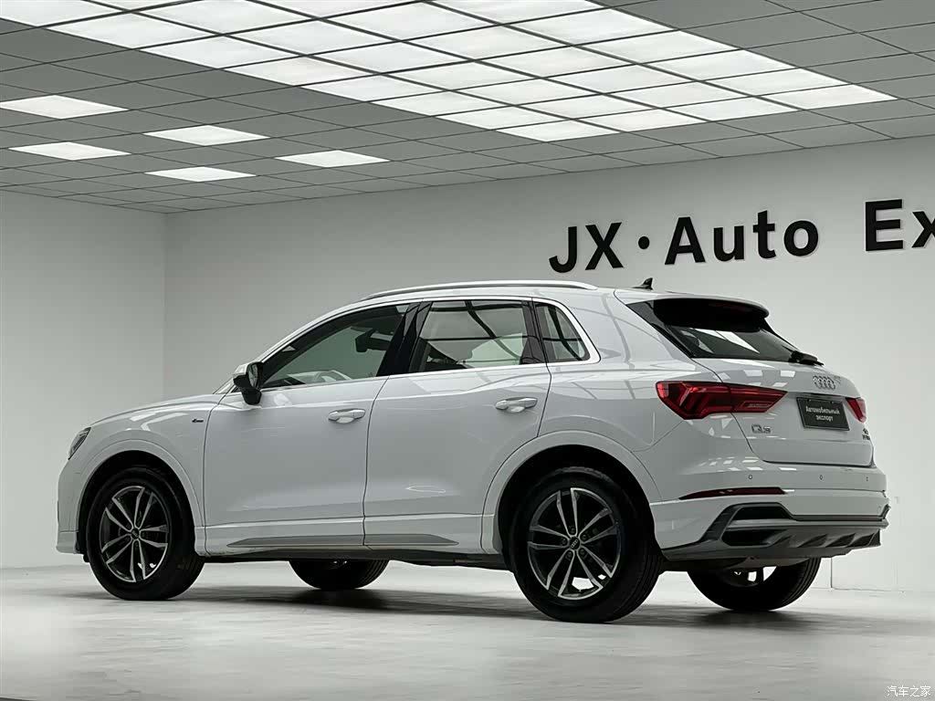 Audi Q3, 2021 9