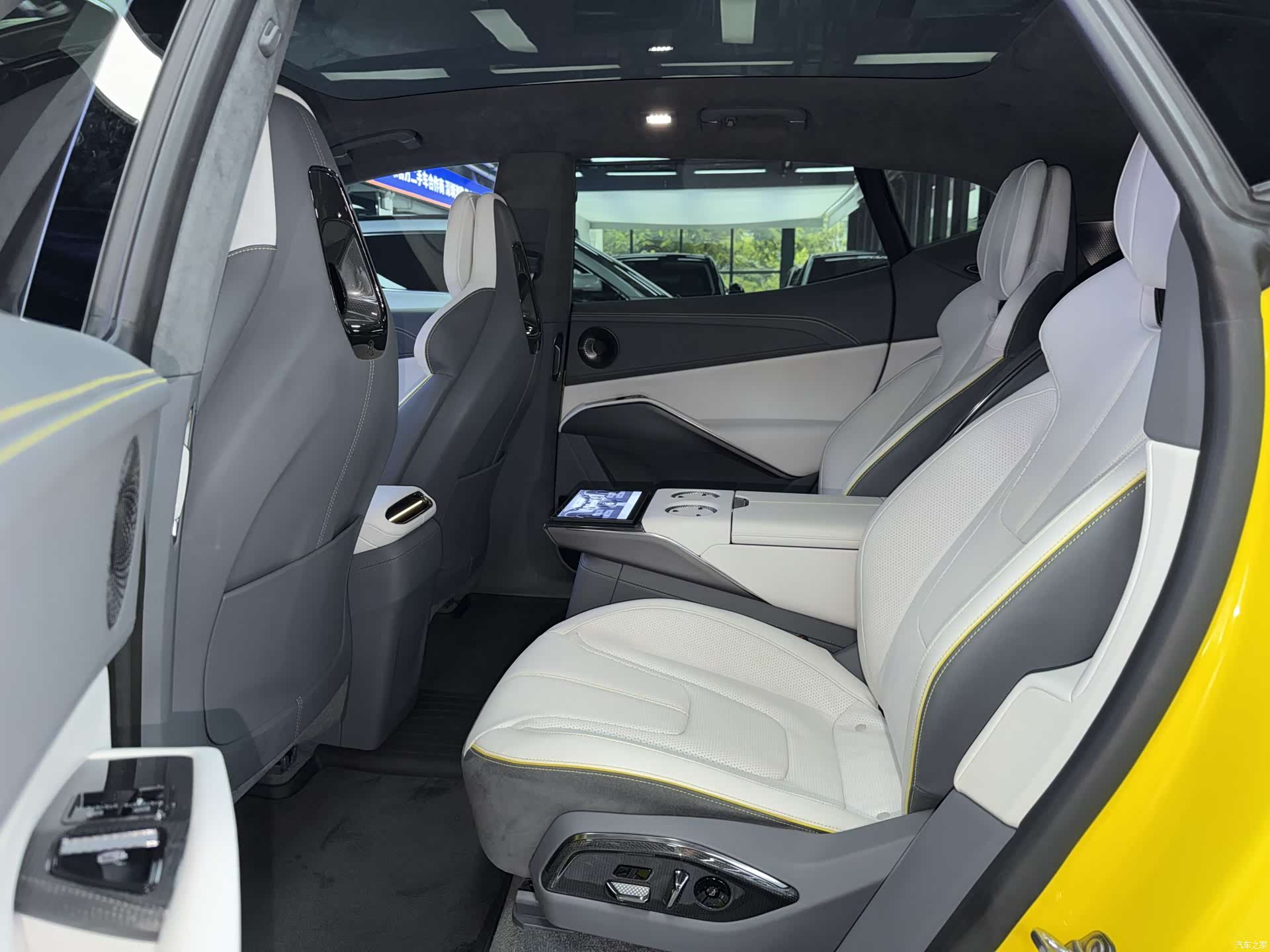 Lotus ELETRE, 2023 9