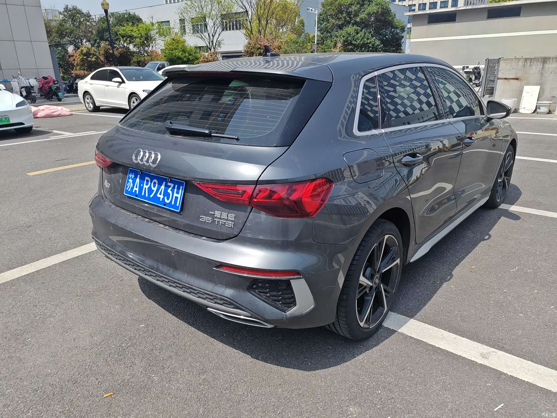 Audi A3, 2023 все фото