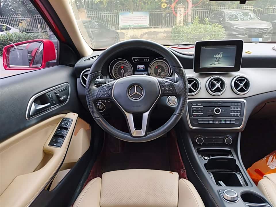 Mercedes-Benz GLA