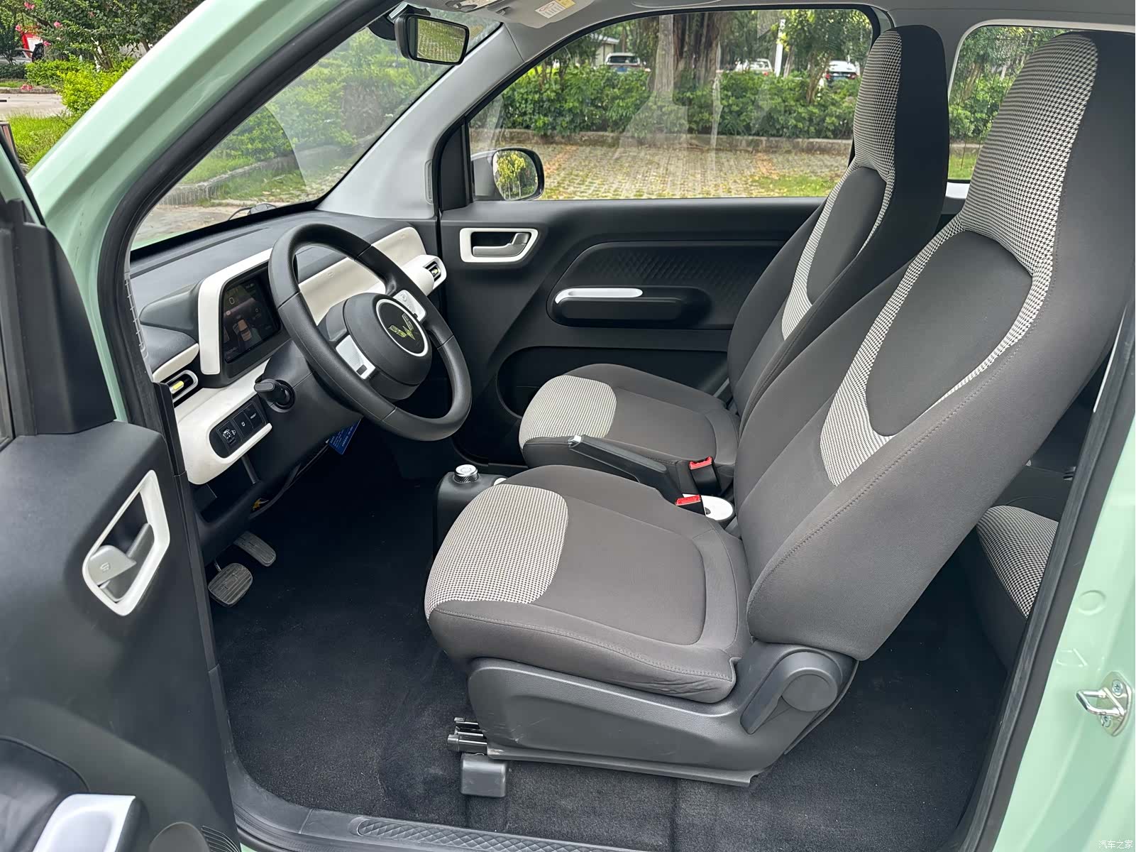 Wuling MINIEV, 2025 4