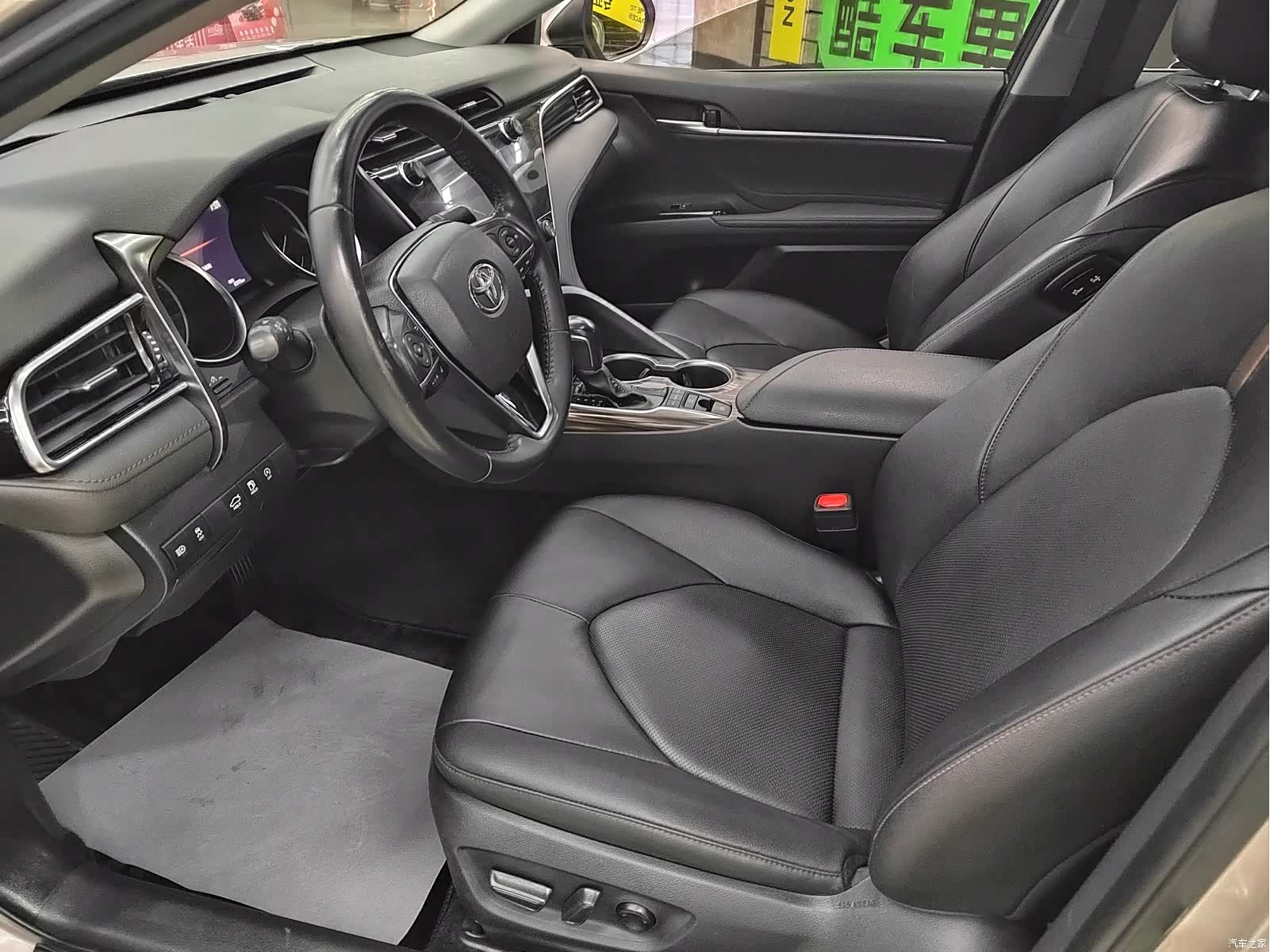 Toyota Camry, 2020 11