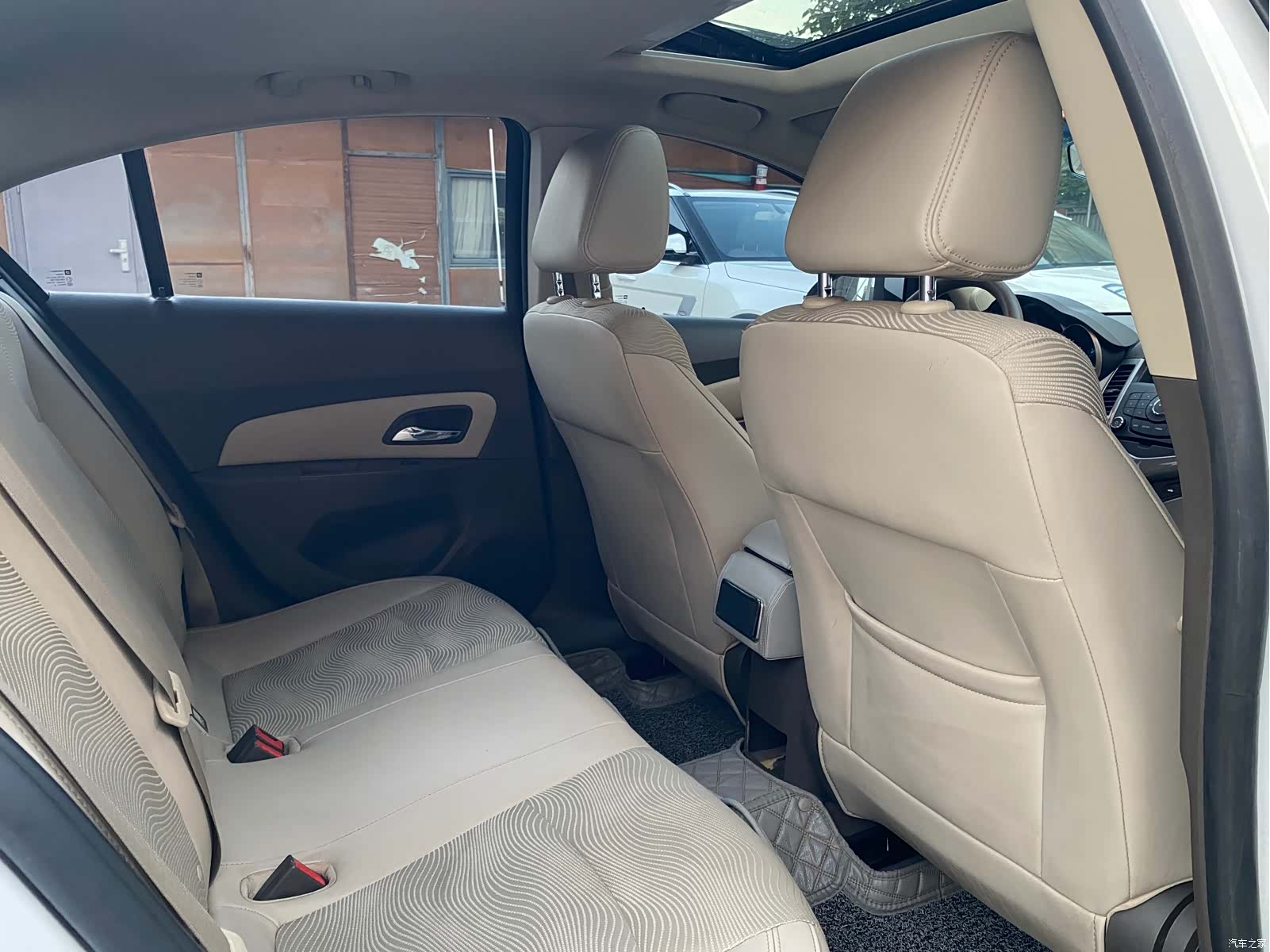 Chevrolet SE, 2015 10