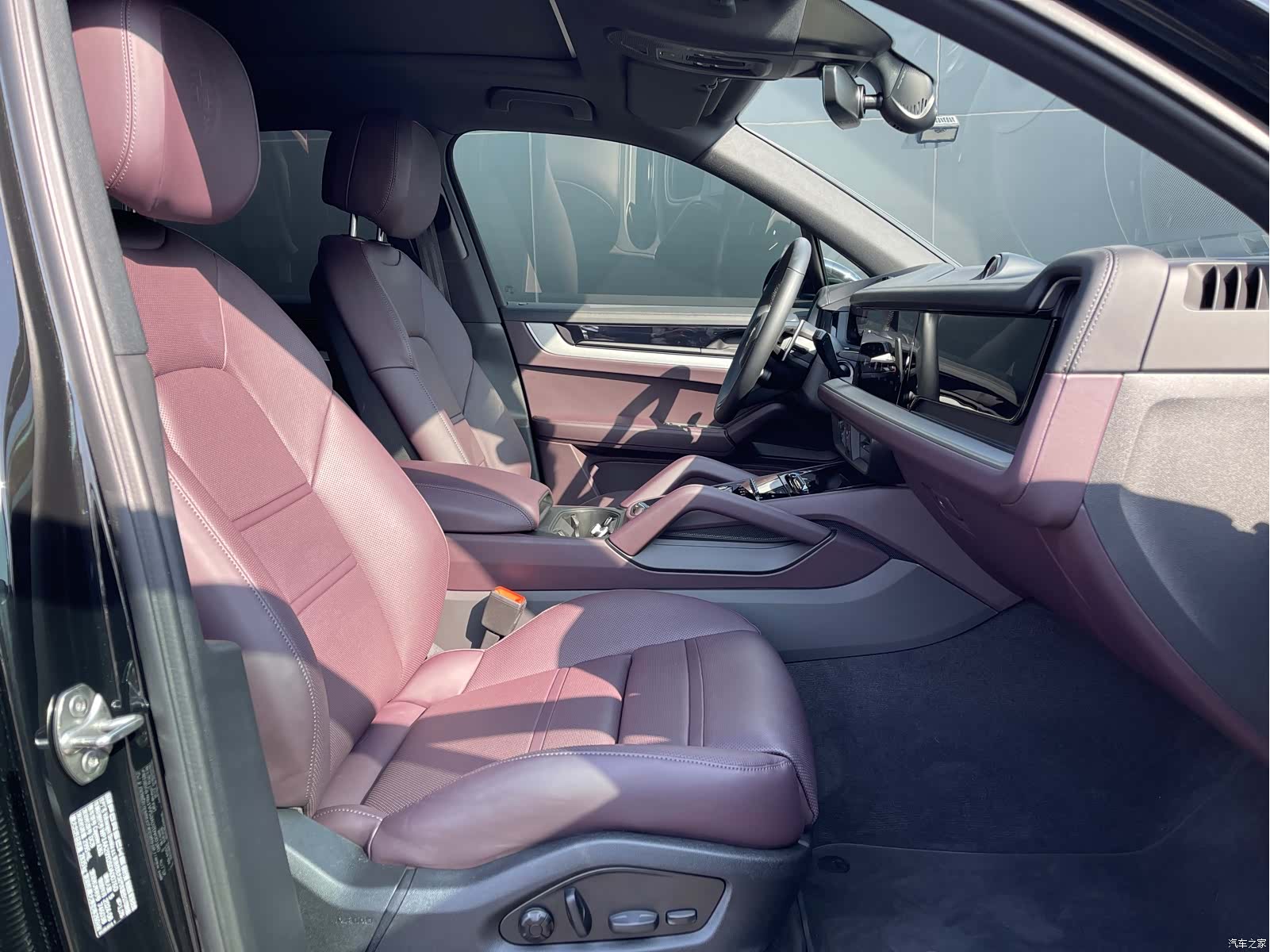 Porsche Cayenne, 2025 11