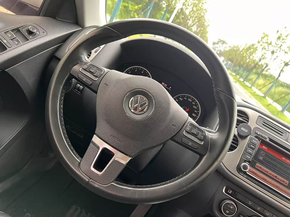 Volkswagen Tiguan Volkswagen Tiguan