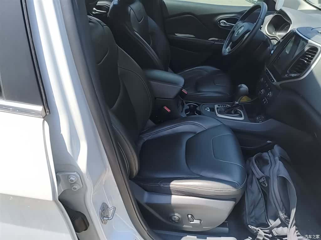 Jeep Cherokee, 2017 25