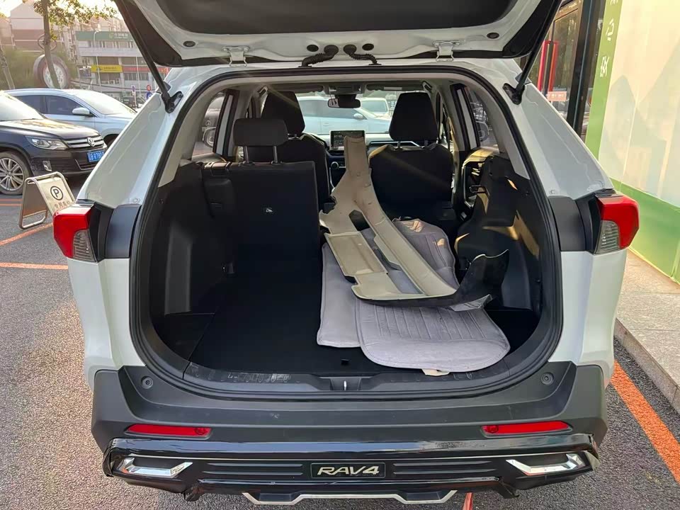 Toyota RAV4 Rongfang