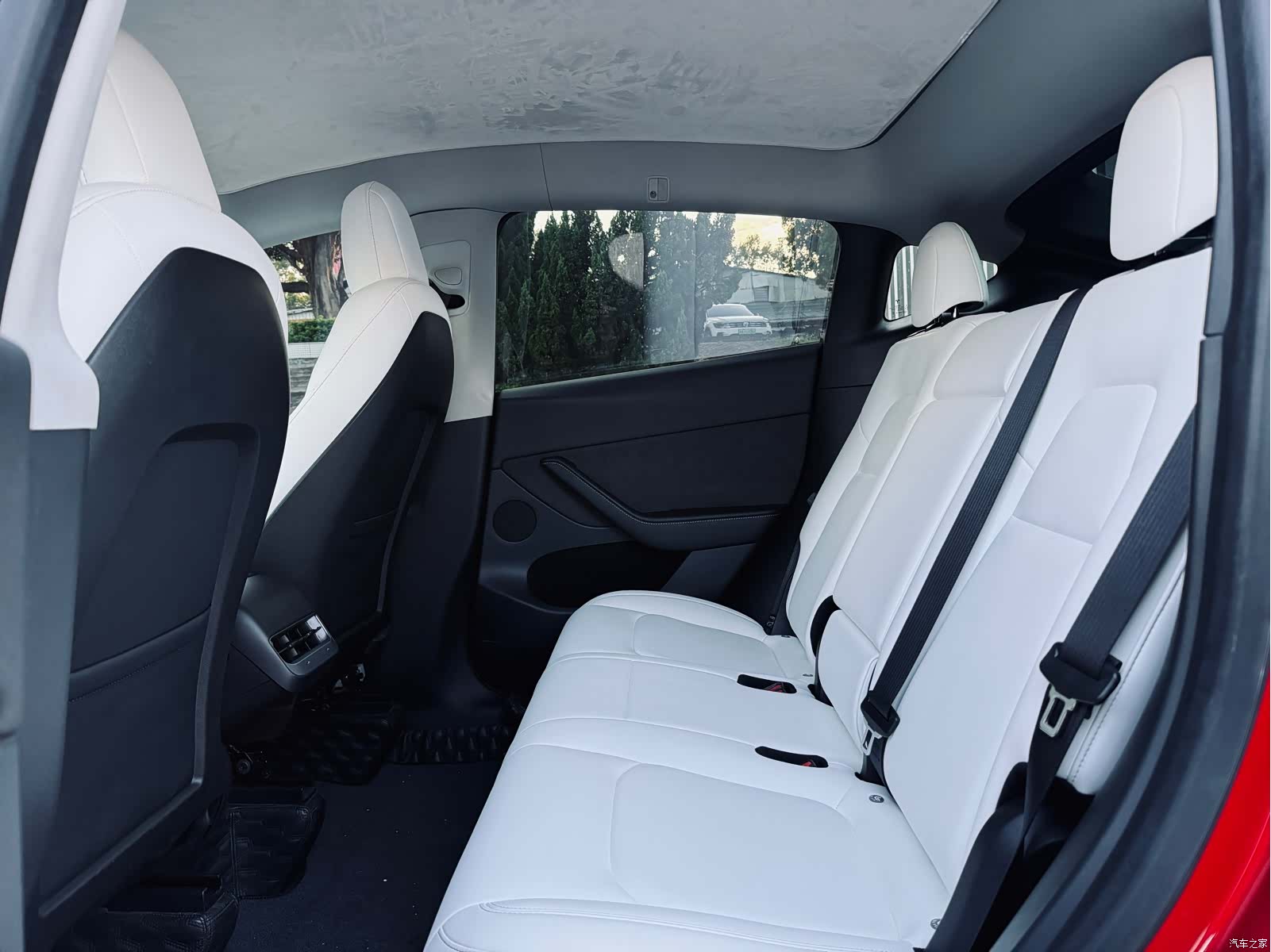 Tesla Model Y, 2022 20