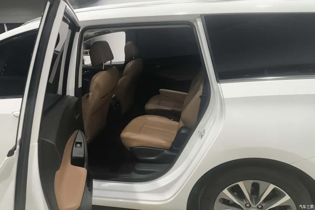 Buick GL6, 2023 11