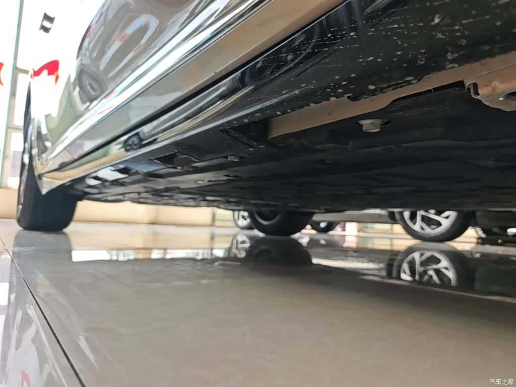 Luxeed R7, 2026 21
