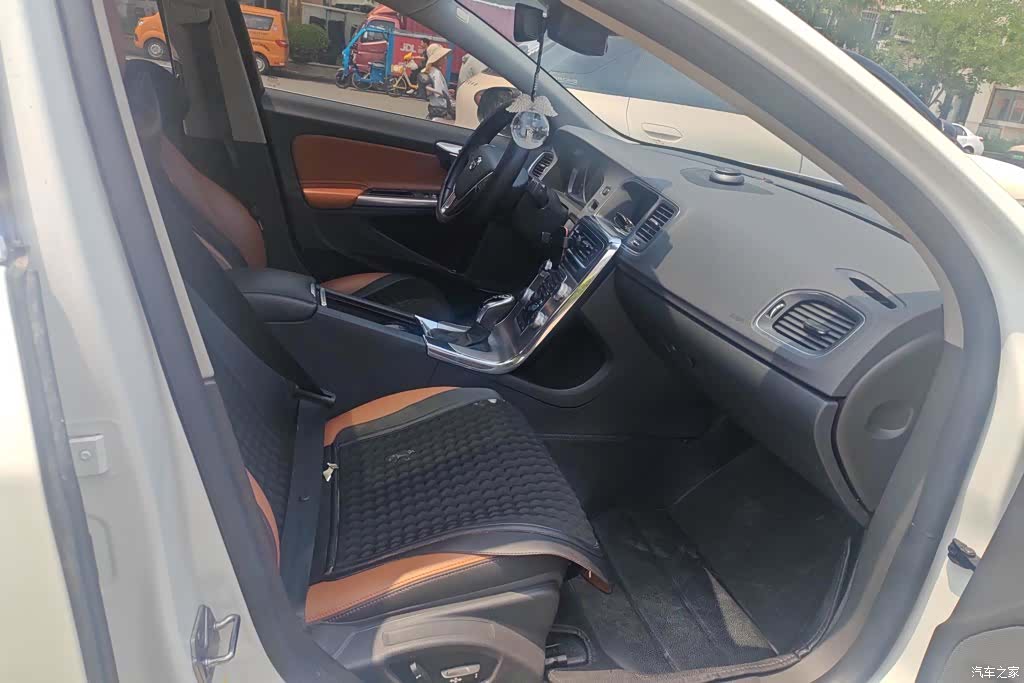 Volvo S60, 2019 8
