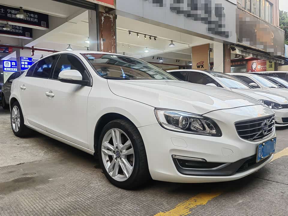 Volvo S60