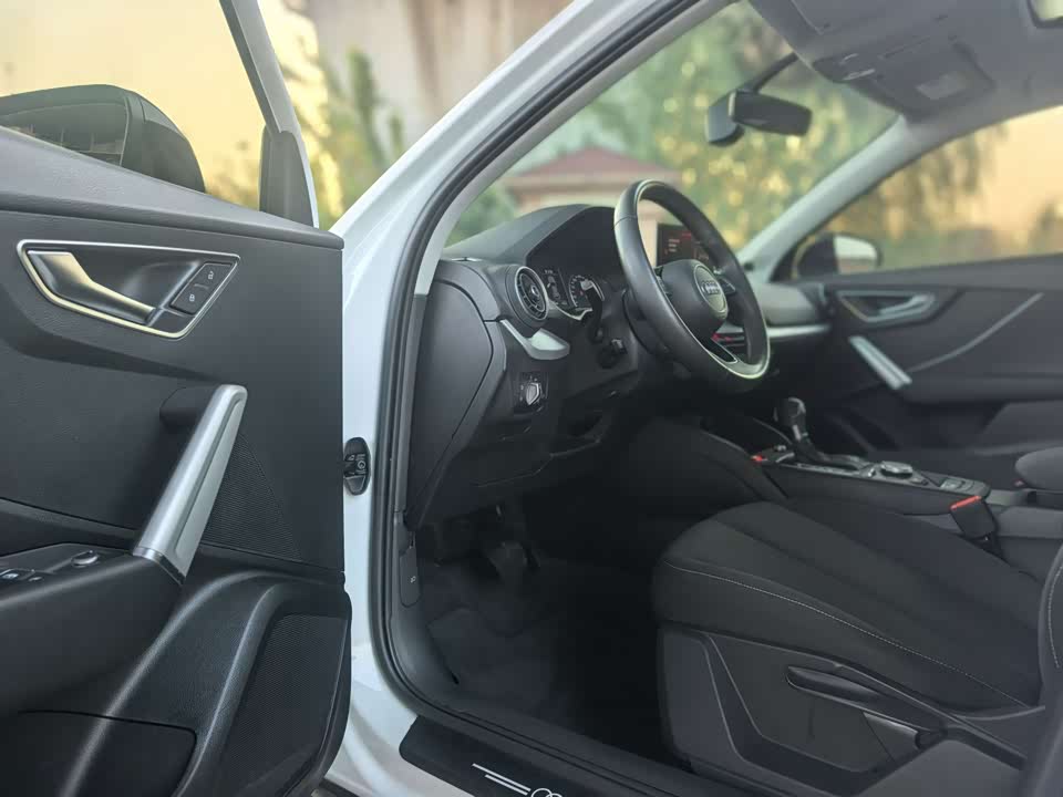 Audi Q2L