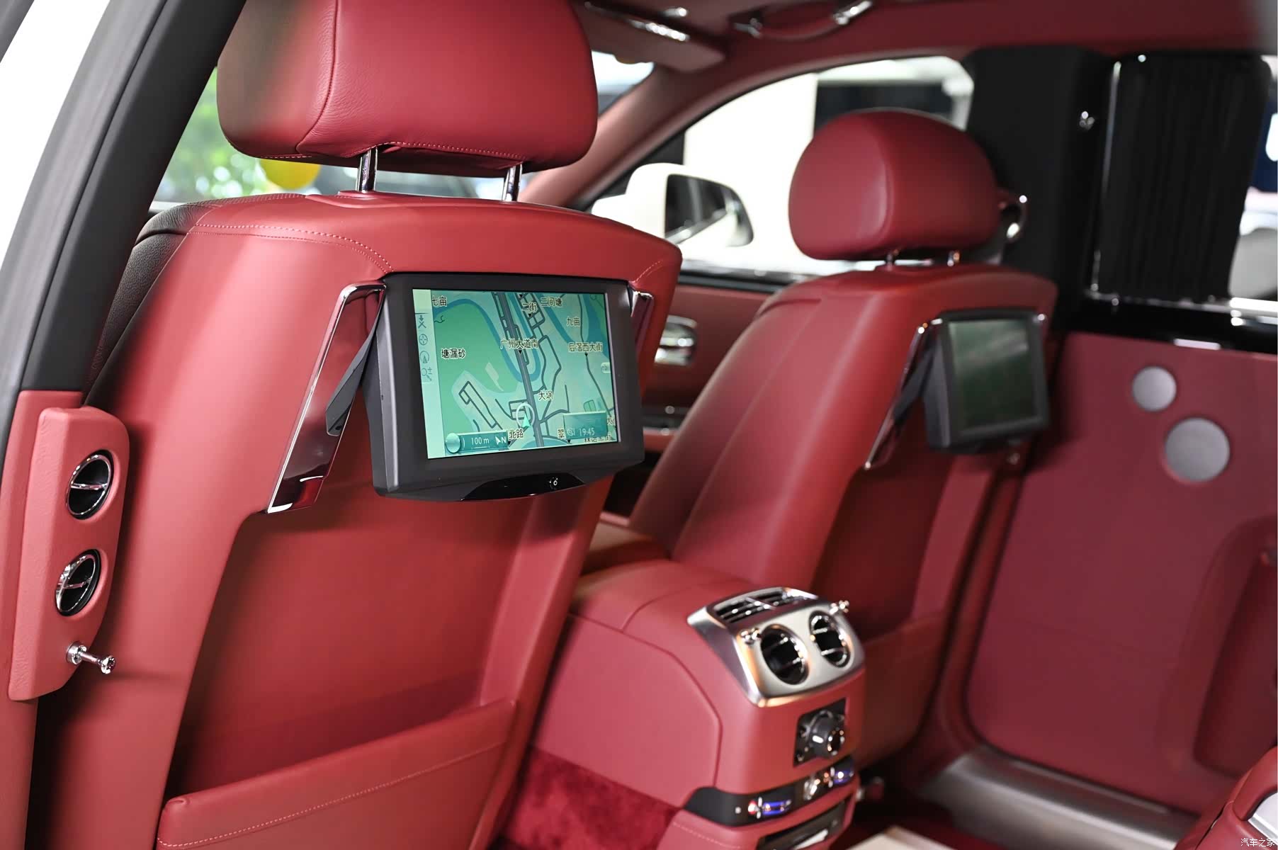 Rolls-Royce Ghost, 2015 18