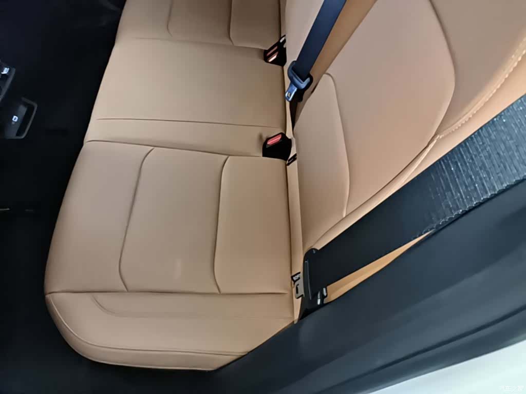 Geely Emgrand, 2024 13