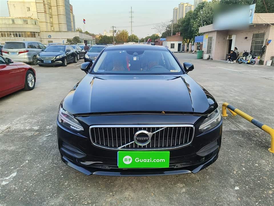Volvo S90