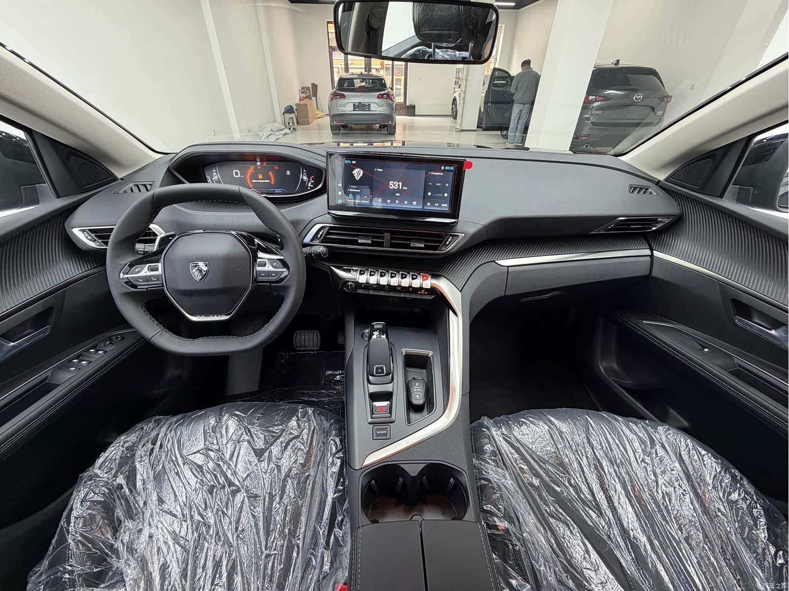 Peugeot 5008, 2026 12