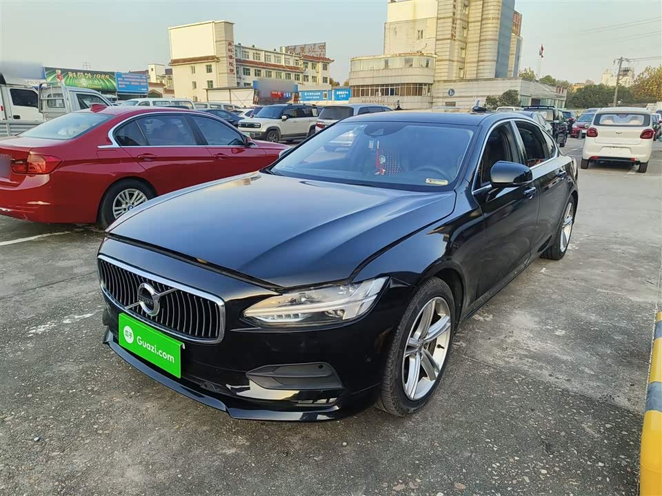 Volvo S90