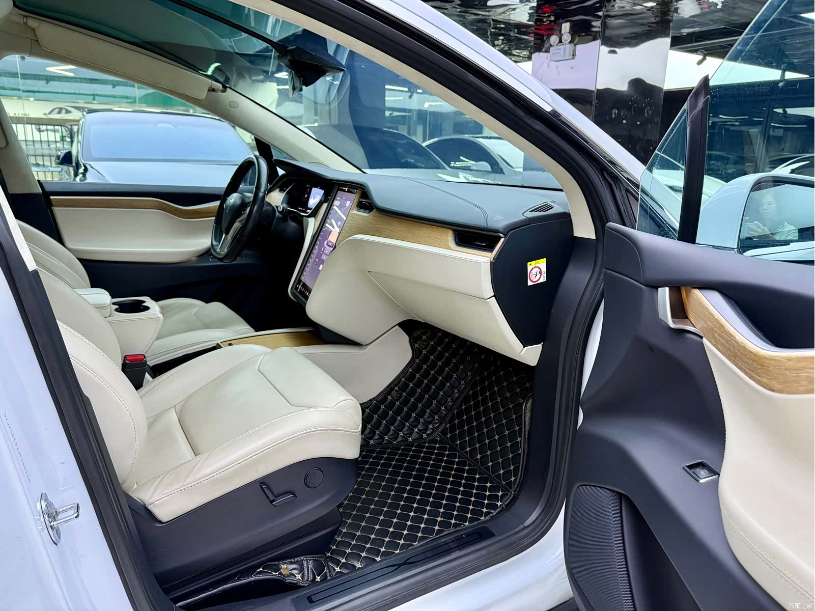 Tesla Model X, 2018 11
