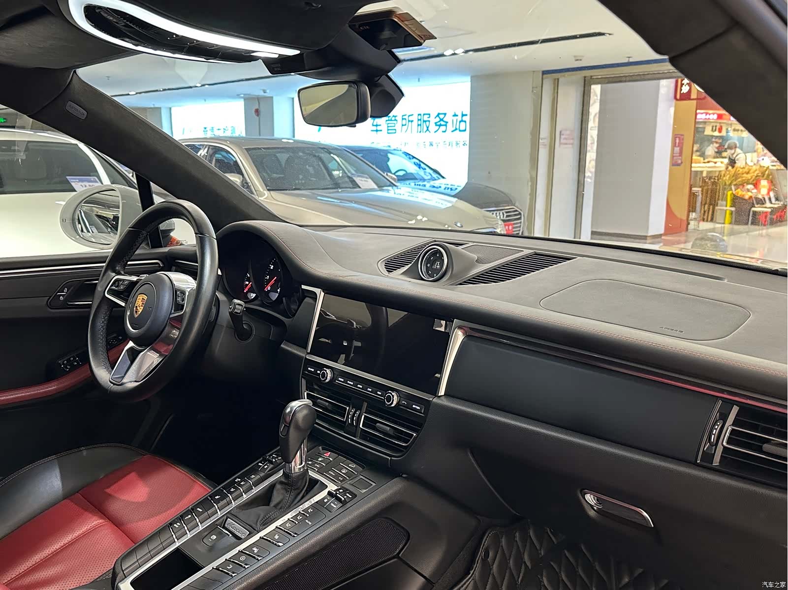 Porsche Macan, 2022 13