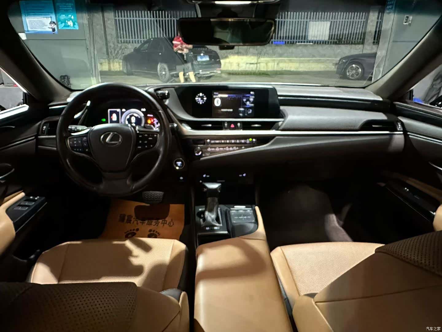Lexus ES, 2020 все фото