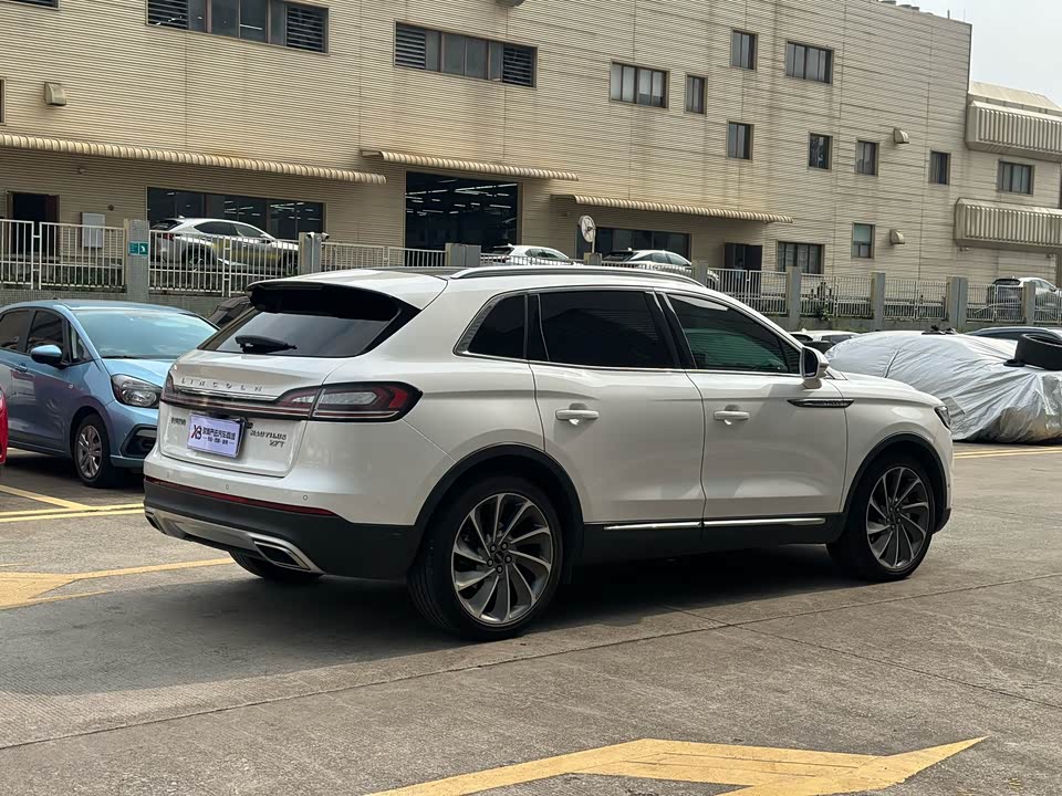 Lincoln Navigator