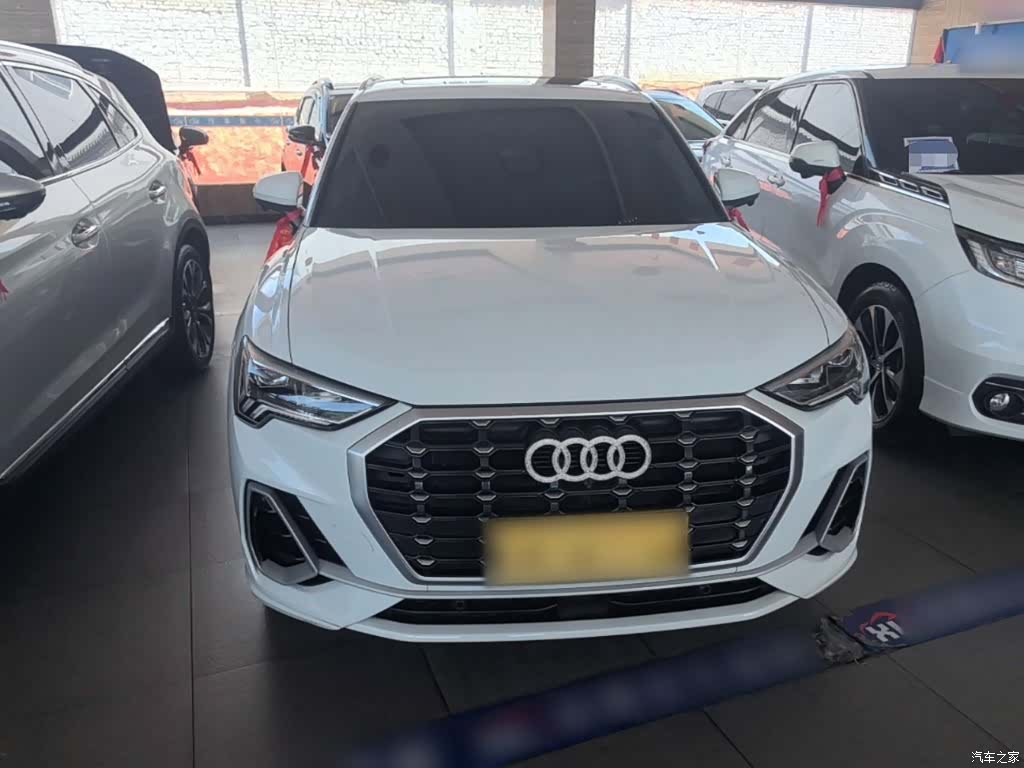 Audi Q3, 2023 3