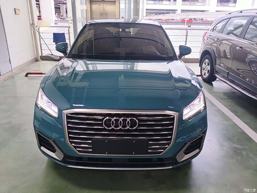 Audi Q2L, 2018 3