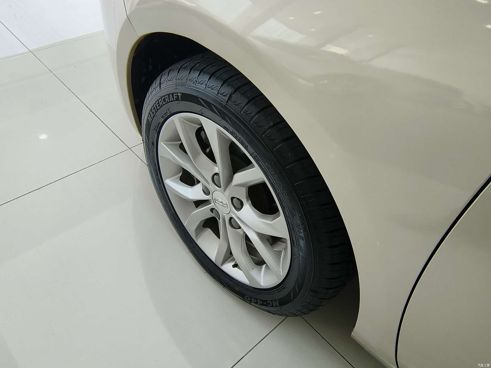 Geely Emgrand, 2017 25