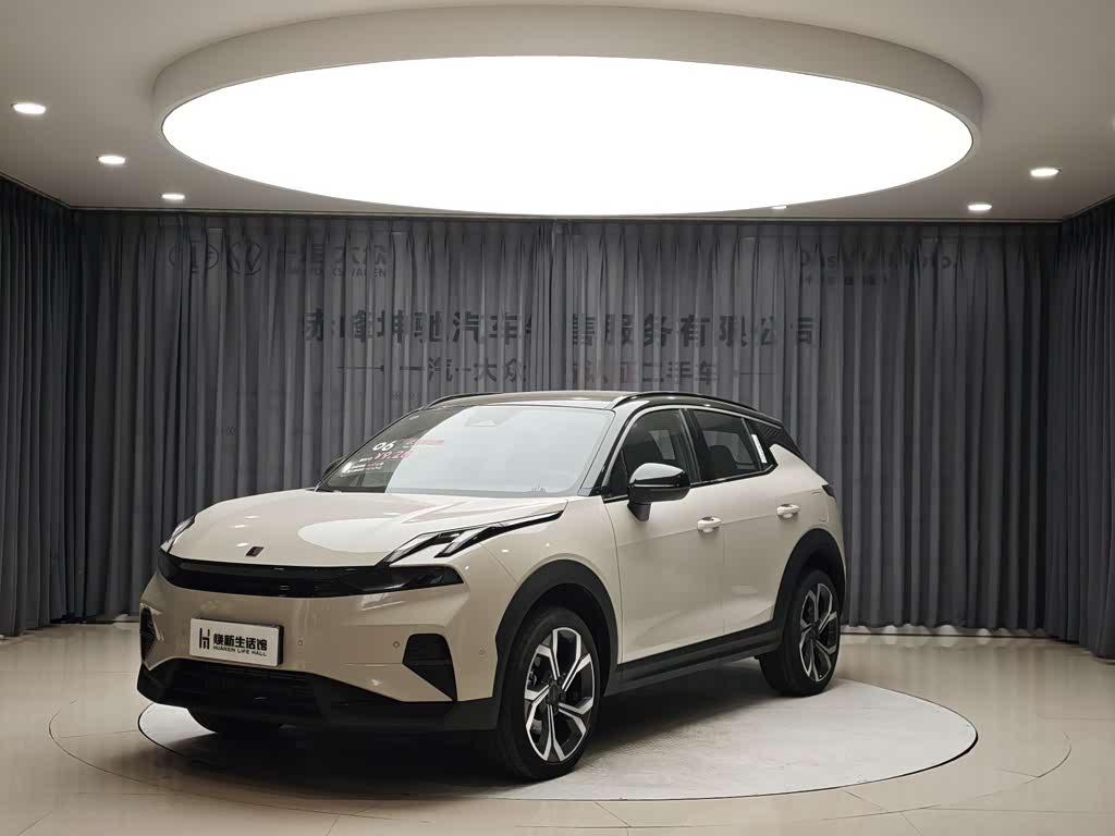 Lynk & Co 06
