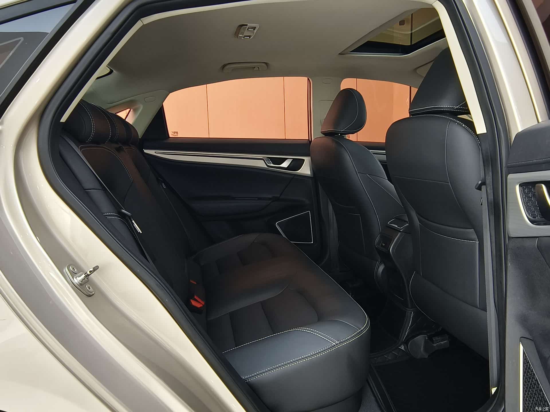 Geely Emgrand, 2017 12