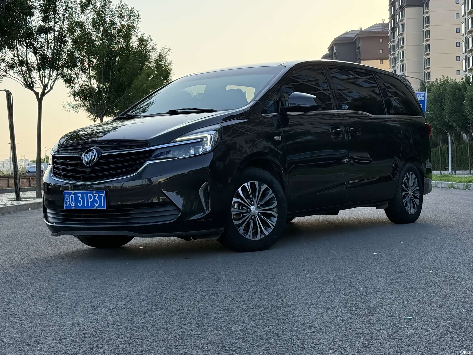 Buick GL8, 2021 1
