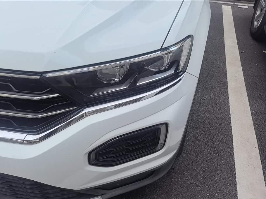 Volkswagen T-ROC exploring Songs