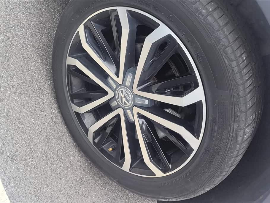 Volkswagen T-ROC exploring Songs