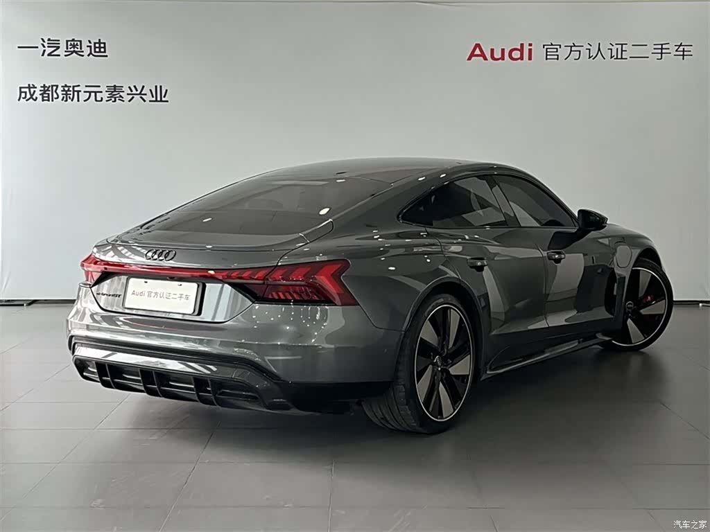 Audi e-tron, 2025 4