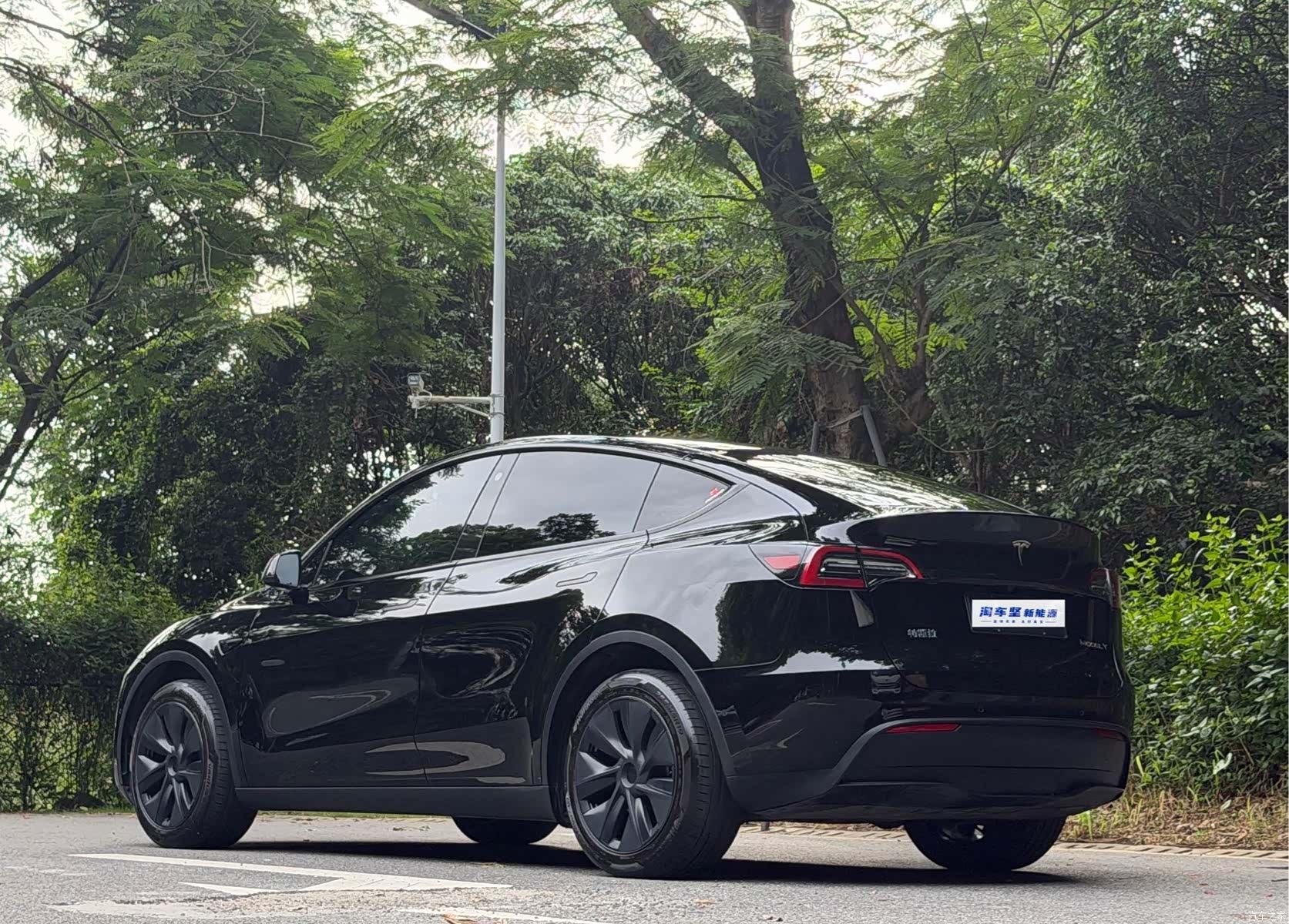 Tesla Model Y, 2023 3