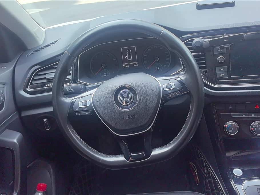 Volkswagen T-ROC exploring Songs