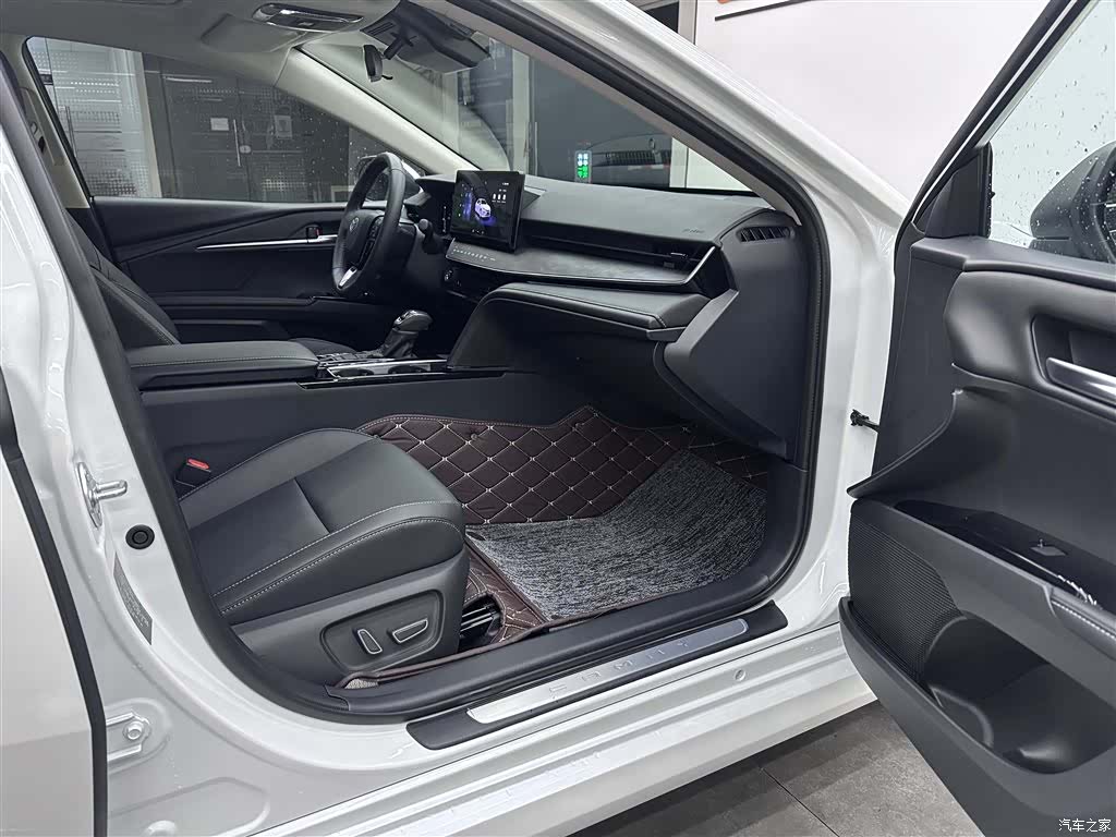 Toyota Camry, 2024 14