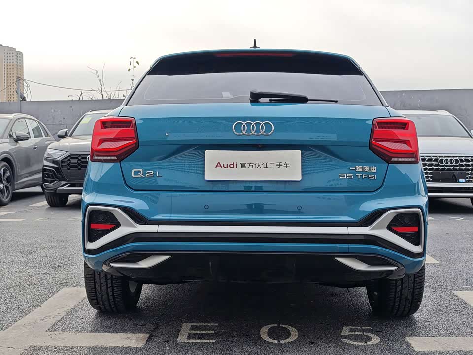 Audi Q2L