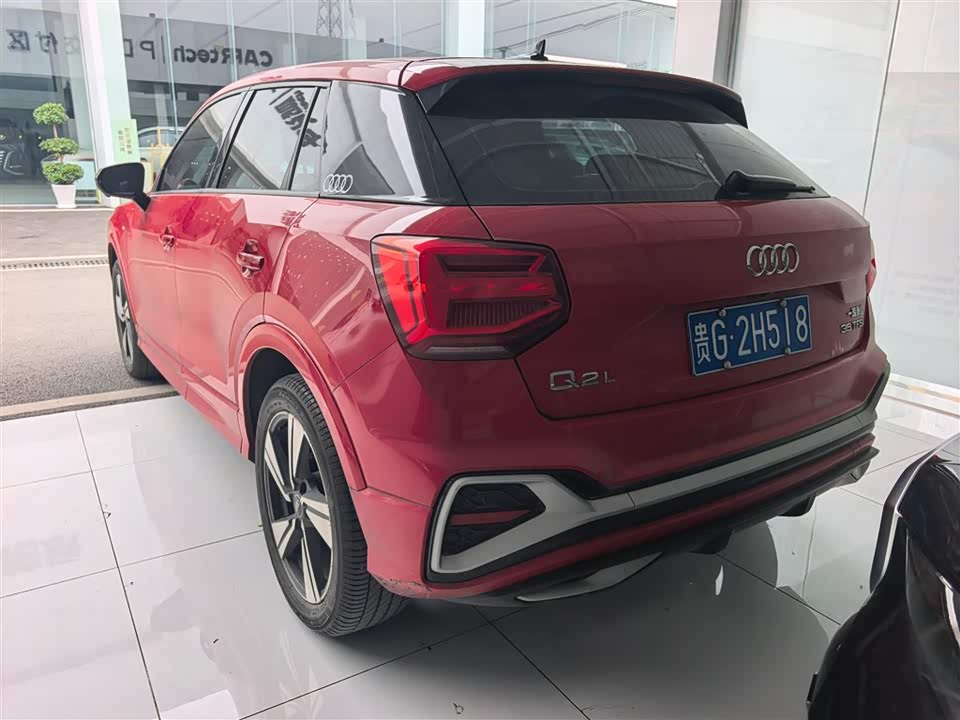 Audi Q2L