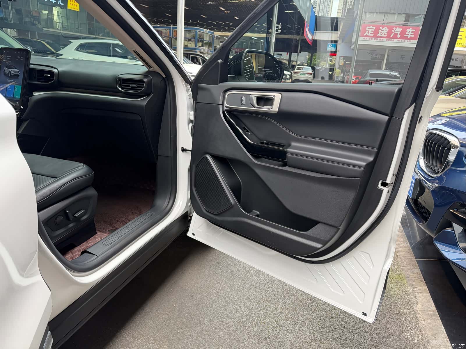 Ford Explorer, 2022 26