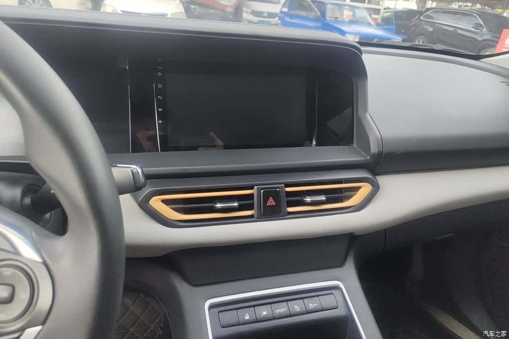 DongFeng E70, 2023 13