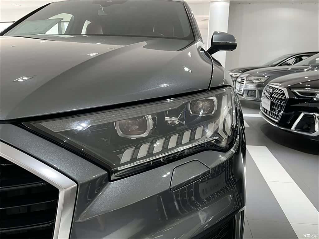 Audi Q7, 2023 14