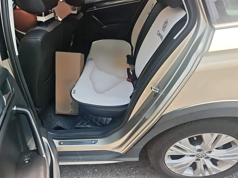 Volkswagen C-TREK Wei Collar