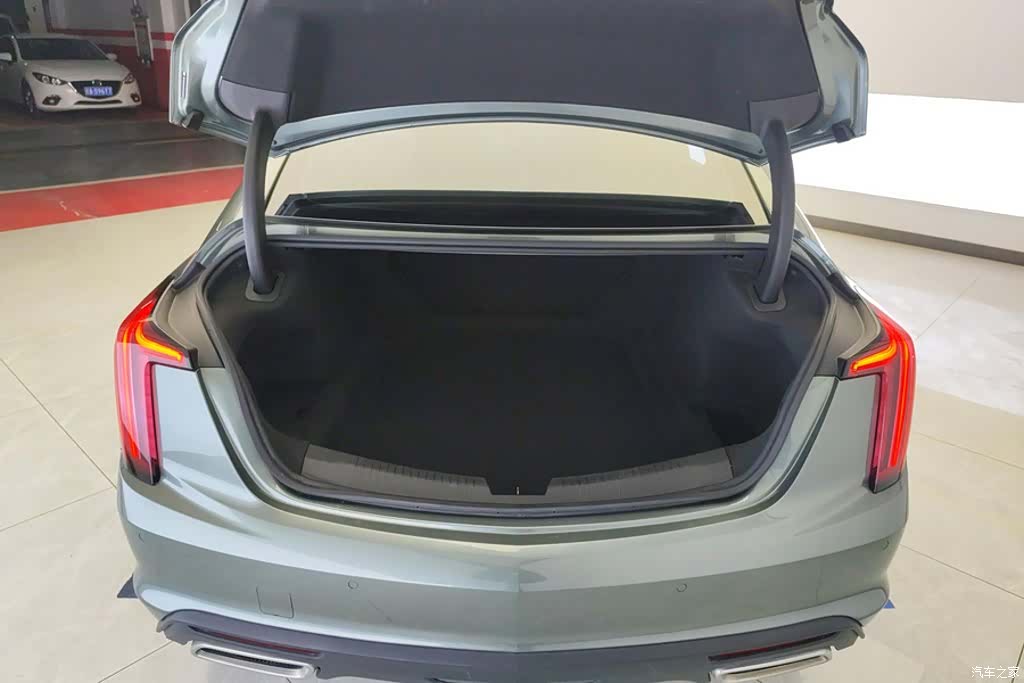 Cadillac CT5, 2022 4