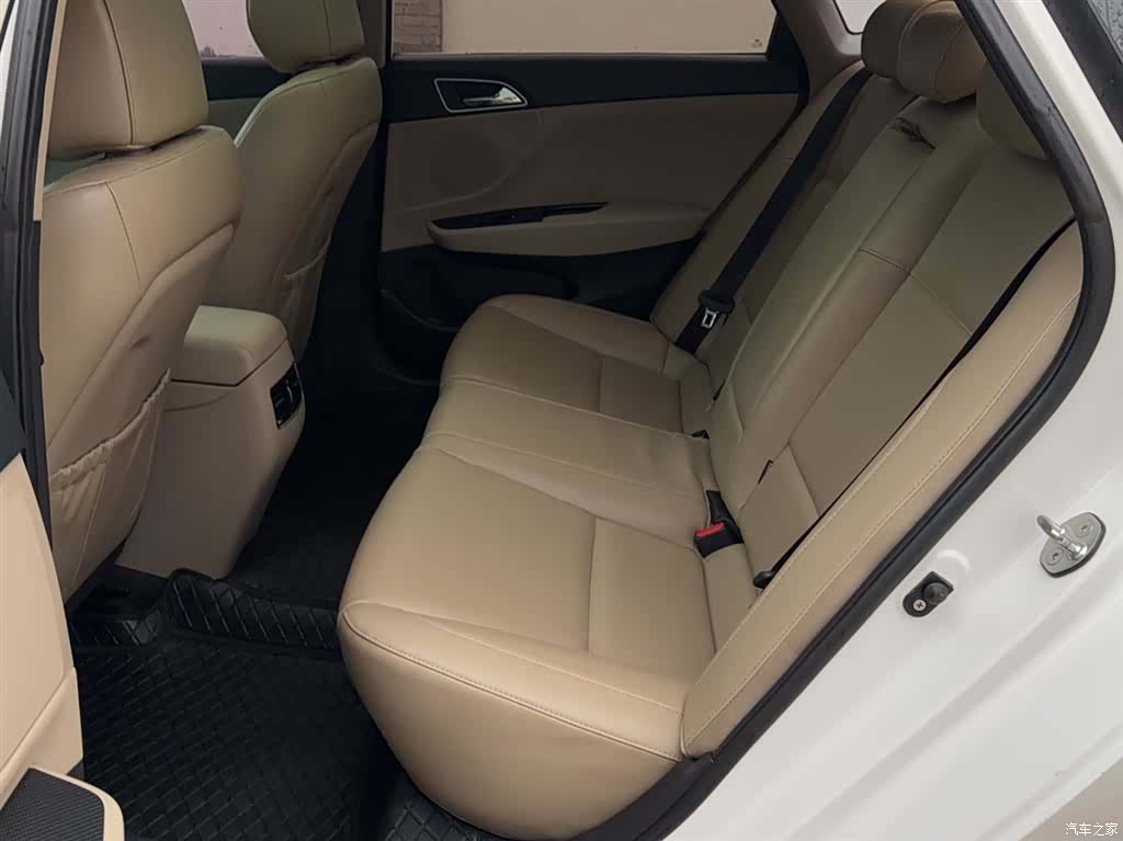 Hyundai GLS, 2015 12
