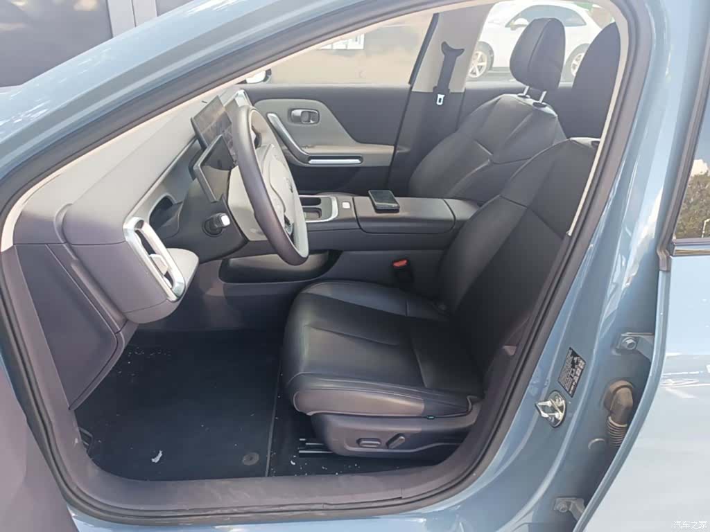 Leapmotor B01, 2025 15
